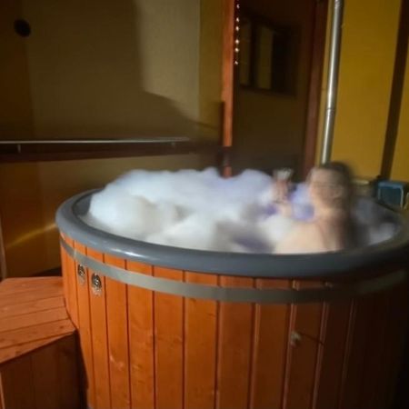 ホテル Privat U Zdenky トゥヴルドシーン エクステリア 写真